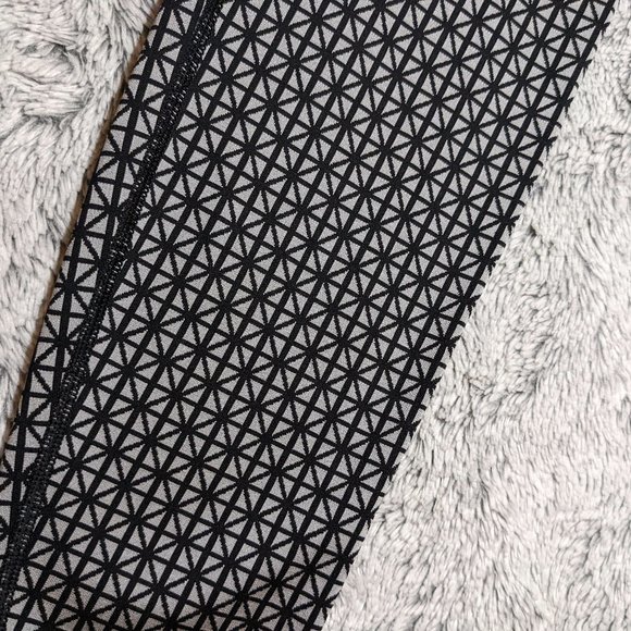 Lululemon Silver Black Wunder Under Tri Geometric Full Length Leggings Size 6 - Picture 7 of 7